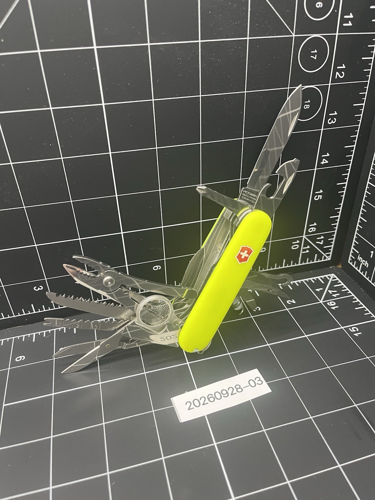 Beautiful Victorinox Swiss Army Knife SwissChamp Stay Glow Beautiful Victorinox Swiss Army Knife SwissChamp Stay Glow