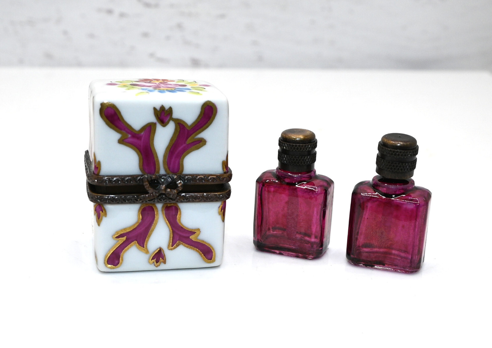 Vintage Trinket Box Peint Main Limoges 2 Purple Glass Perfume Bottles Signed JD Vintage Trinket Box Peint Main Limoges 2 Purple Glass Perfume Bottles Signed JD