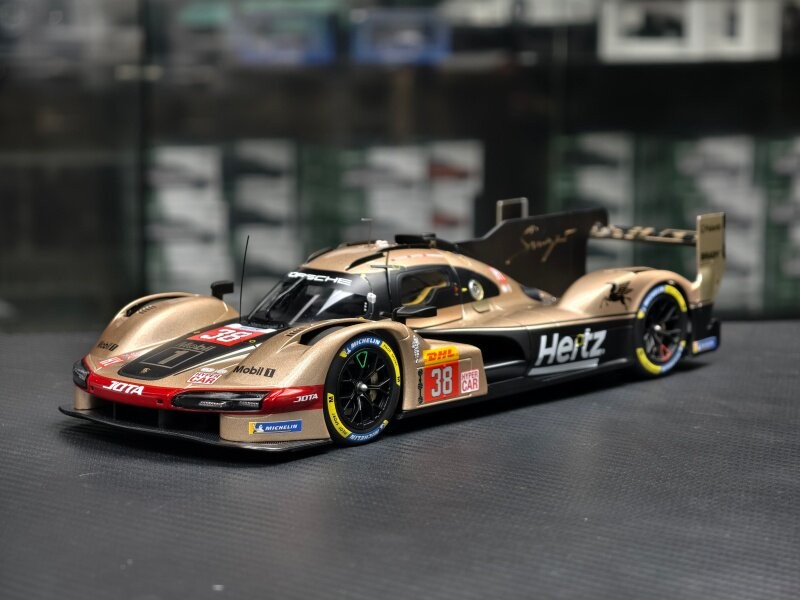 1/18 963 Hertz Team Le Mans #38 – Alloy Diecast Collectible Display Model 1/18 963 Hertz Team Le Mans #38 – Alloy Diecast Collectible Display Model