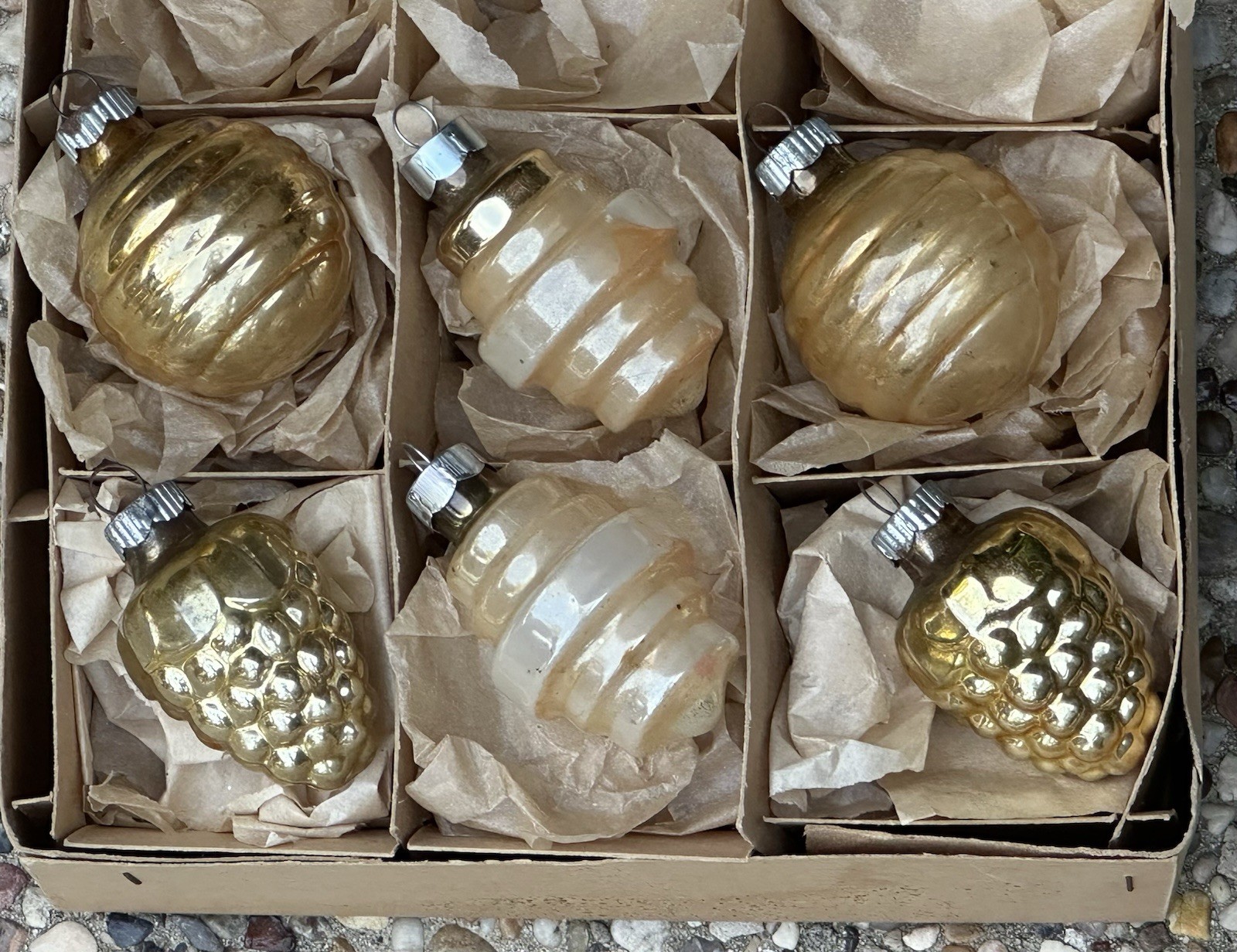 Vintage Shiny Brite Franke Gold Lantern Grape Glass Ornament Vintage Shiny Brite Franke Gold Lantern Grape Glass Ornament