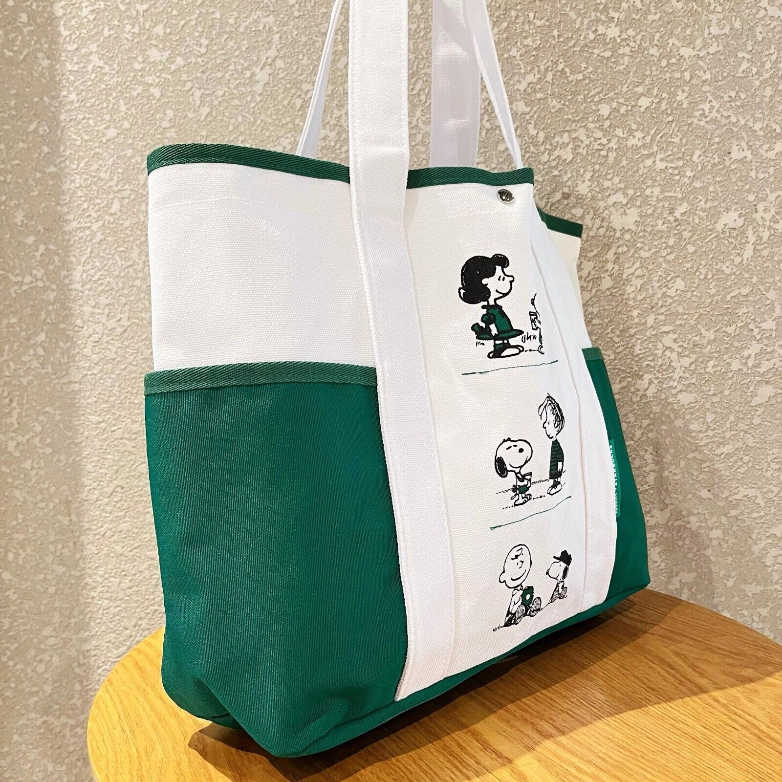 Starbucks x Snoopy Large-Capacity Tote Bag – Stylish Comic & House Prints Starbucks x Snoopy Large-Capacity Tote Bag – Stylish Comic & House Prints