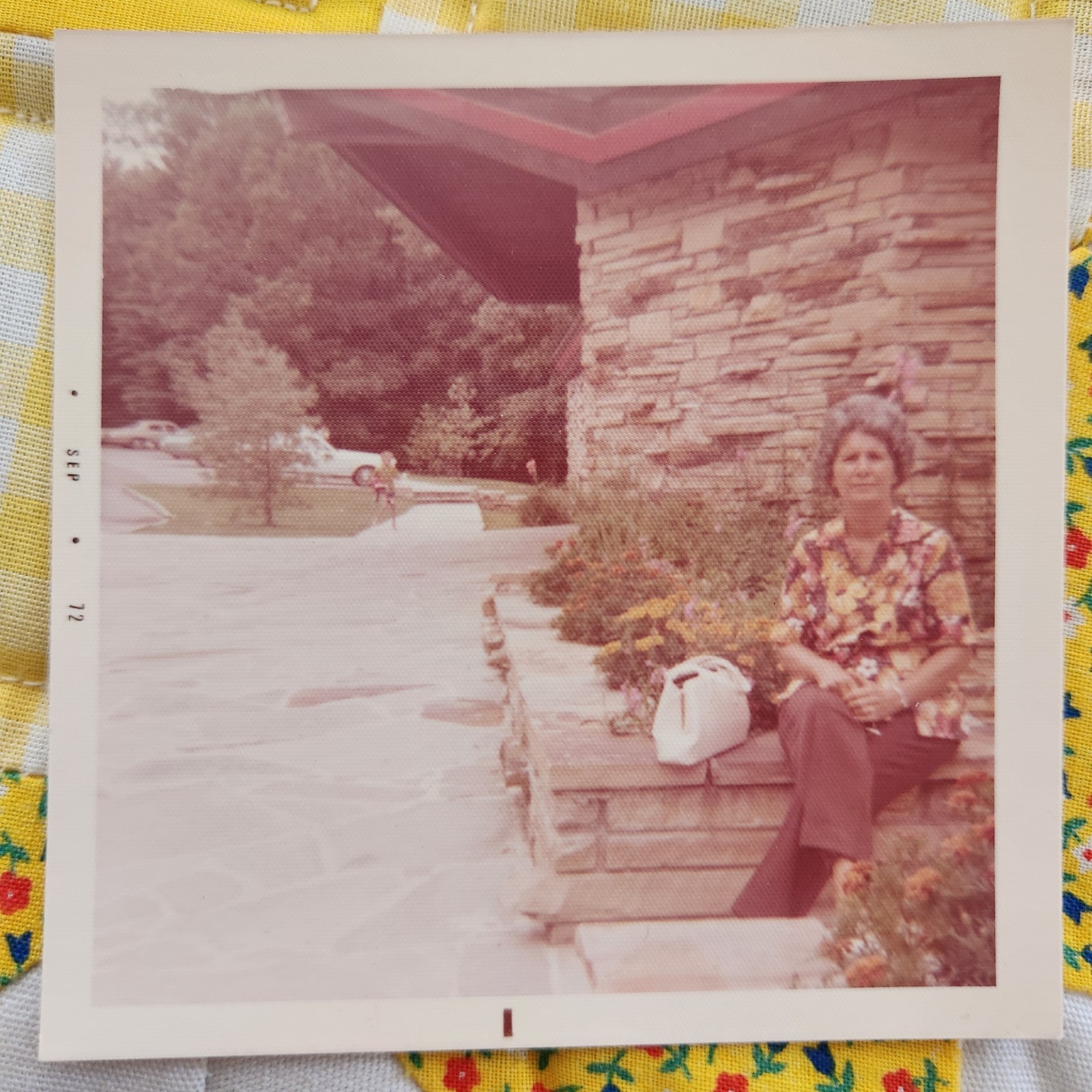 VTG Color Snapshot Photo 70s Old Woman Hotel Vacation Travel Americana 1972 VTG Color Snapshot Photo 70s Old Woman Hotel Vacation Travel Americana 1972