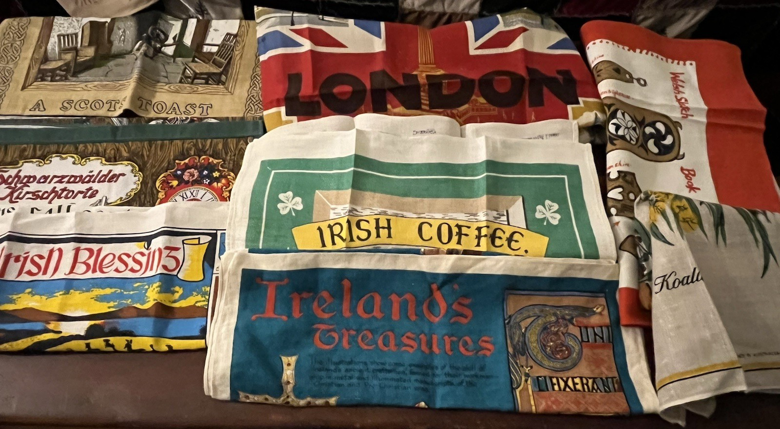 8 VTG Travel & Novelty Linen Kitchen, Tea Towels, Ireland, London, Australia 8 VTG Travel & Novelty Linen Kitchen, Tea Towels, Ireland, London, Australia