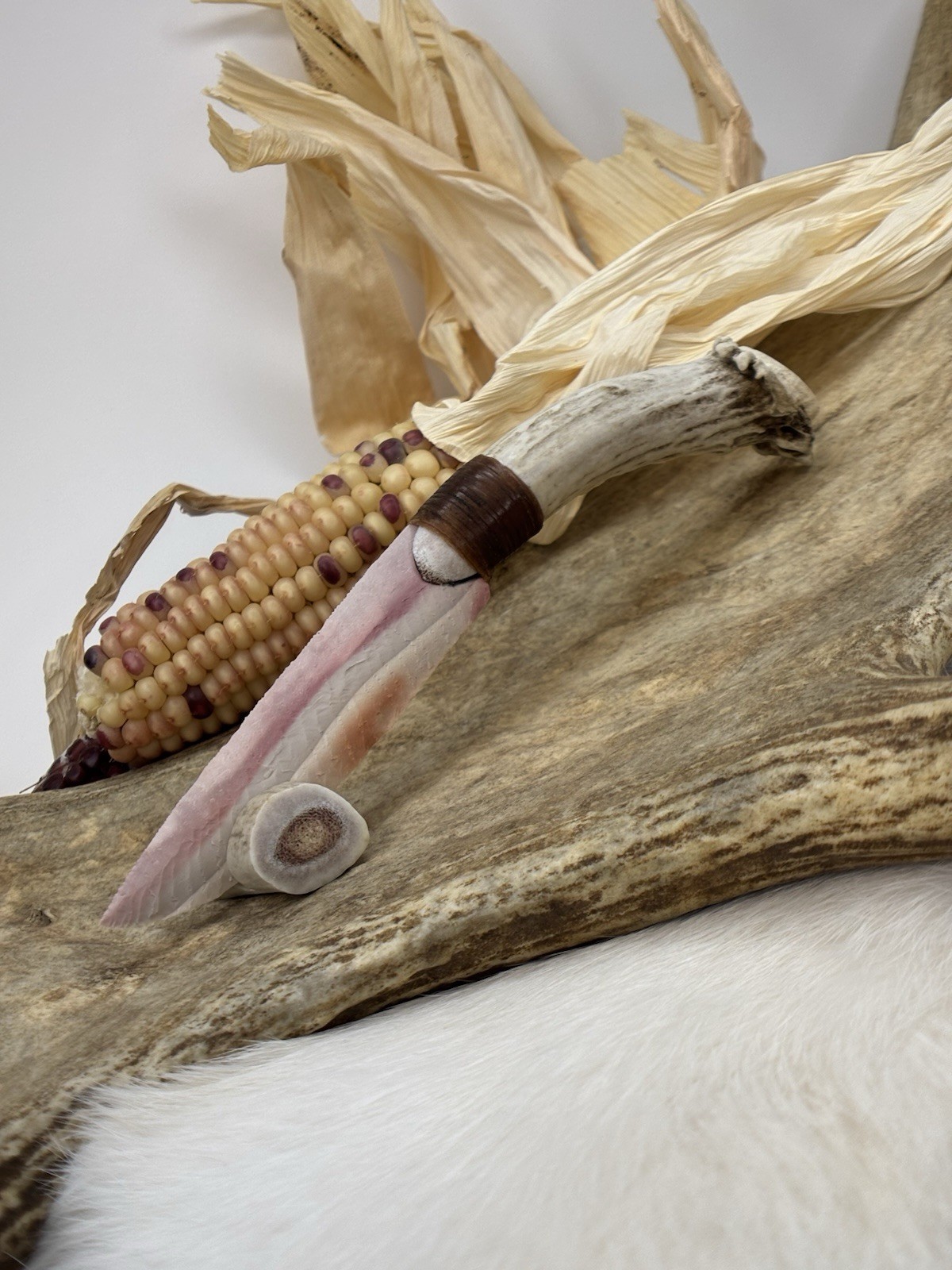 Stunning Razor Sharp Mookiate Jasper Beautiful Flint Knapped Deer Antler Knife Stunning Razor Sharp Mookiate Jasper Beautiful Flint Knapped Deer Antler Knife