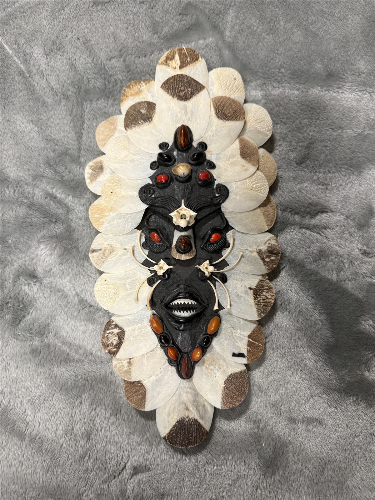 VINTAGE AMAZONIAN TRIBAL MASK FROM BRAZIL HANDCRAFTED NATURAL MATERIALS MANAUS