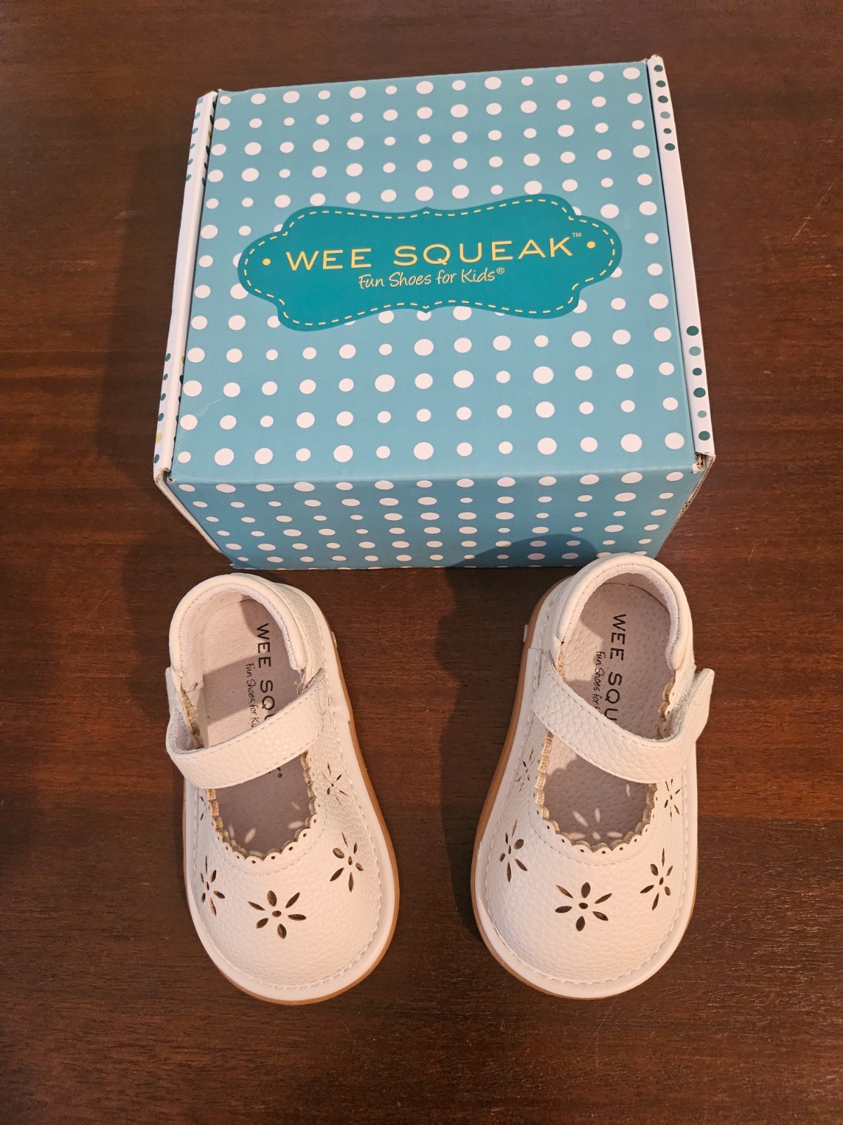 Wee Squeak Ellie White Shoe Size 5/21 NEW In Original Box