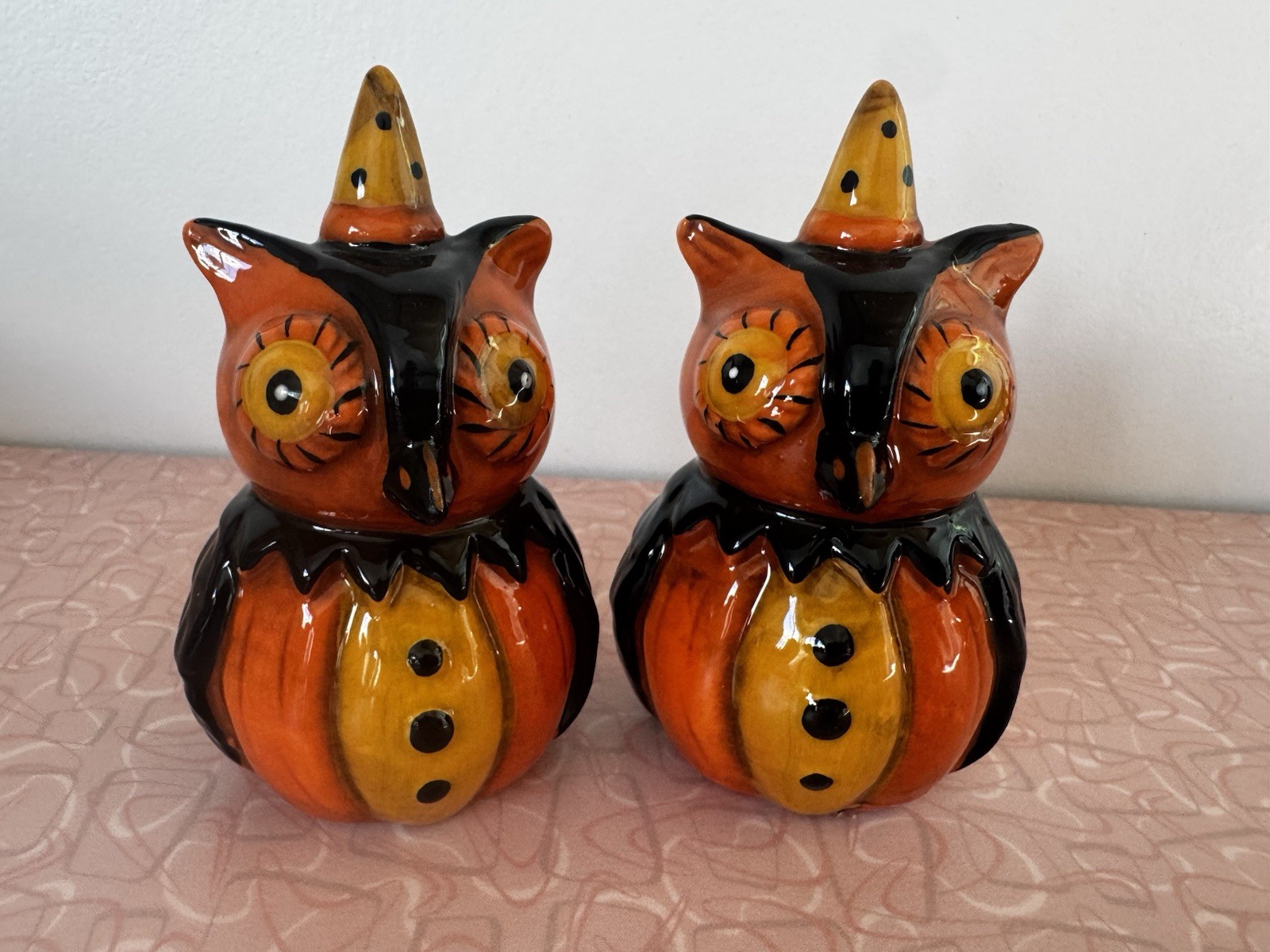 NEW Johanna Parker Owl Halloween Fall Salt And Pepper Shaker Set NEW Johanna Parker Owl Halloween Fall Salt And Pepper Shaker Set