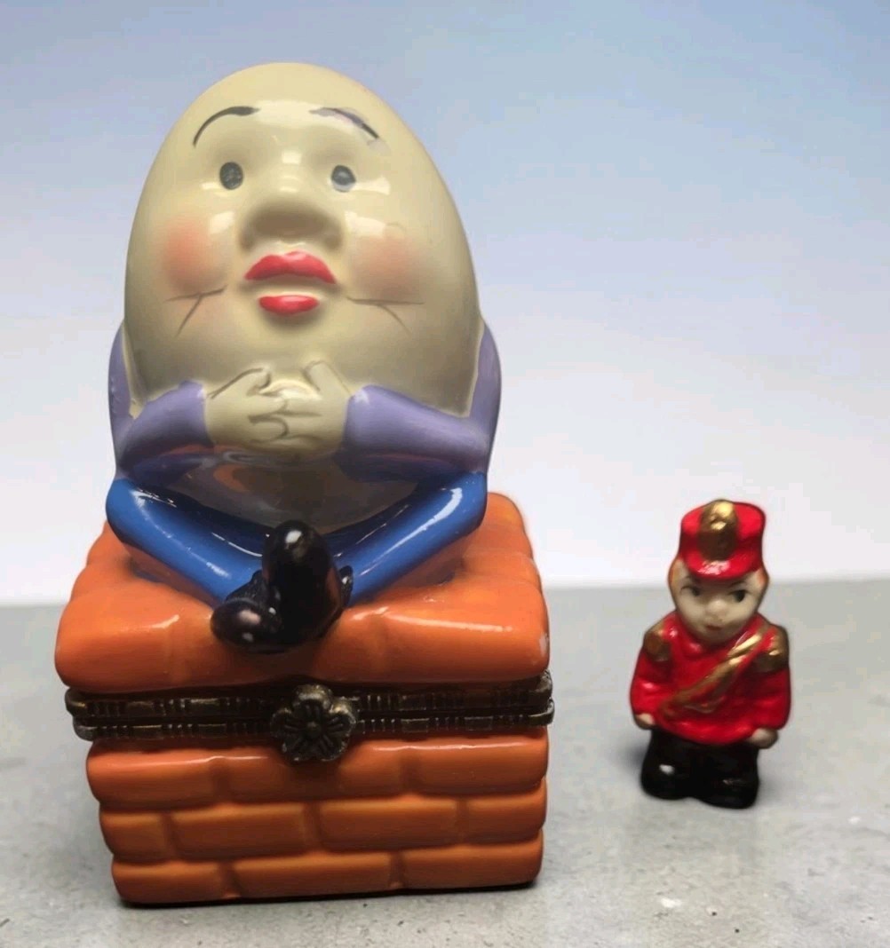 Vtg Humpty Dumpty Hinged Porcelain Limoges Style Trinket Box Royal Guard Figure Vtg Humpty Dumpty Hinged Porcelain Limoges Style Trinket Box Royal Guard Figure