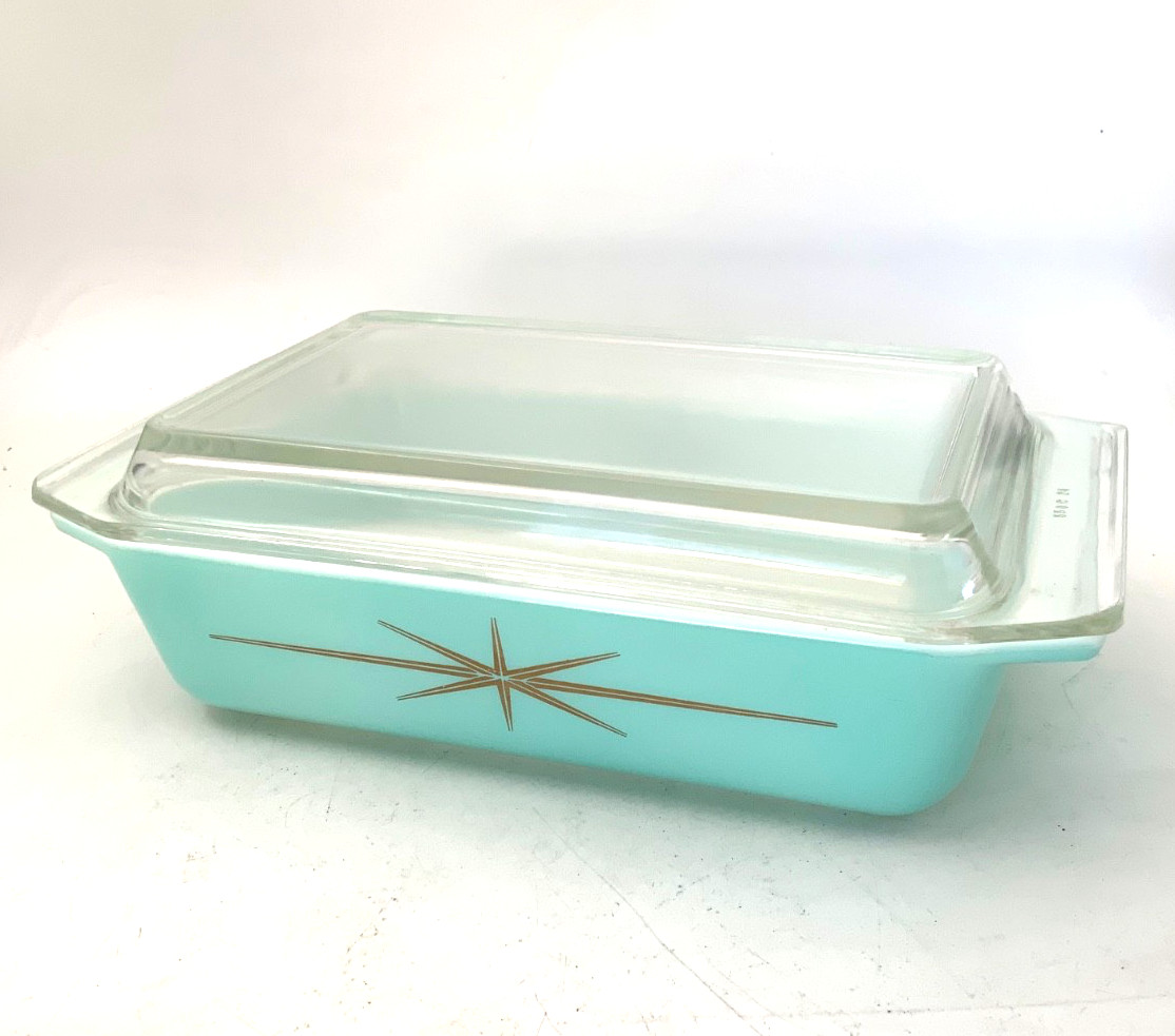 Pyrex Atomic Starburst Turquoise Blue 2 QT Casserole Dish W/Lid. 575-B Near Mint Pyrex Atomic Starburst Turquoise Blue 2 QT Casserole Dish W/Lid. 575-B Near Mint