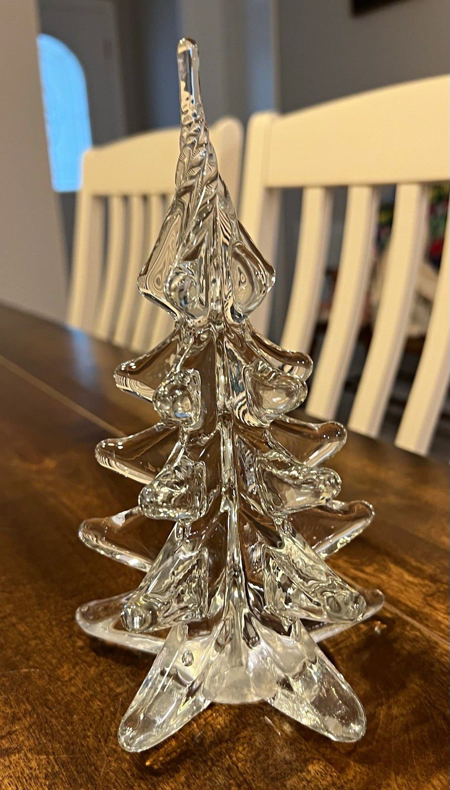 A 1992 Vintage Enesco clear lead crystal Christmas tree figurine. A 1992 Vintage Enesco clear lead crystal Christmas tree figurine.