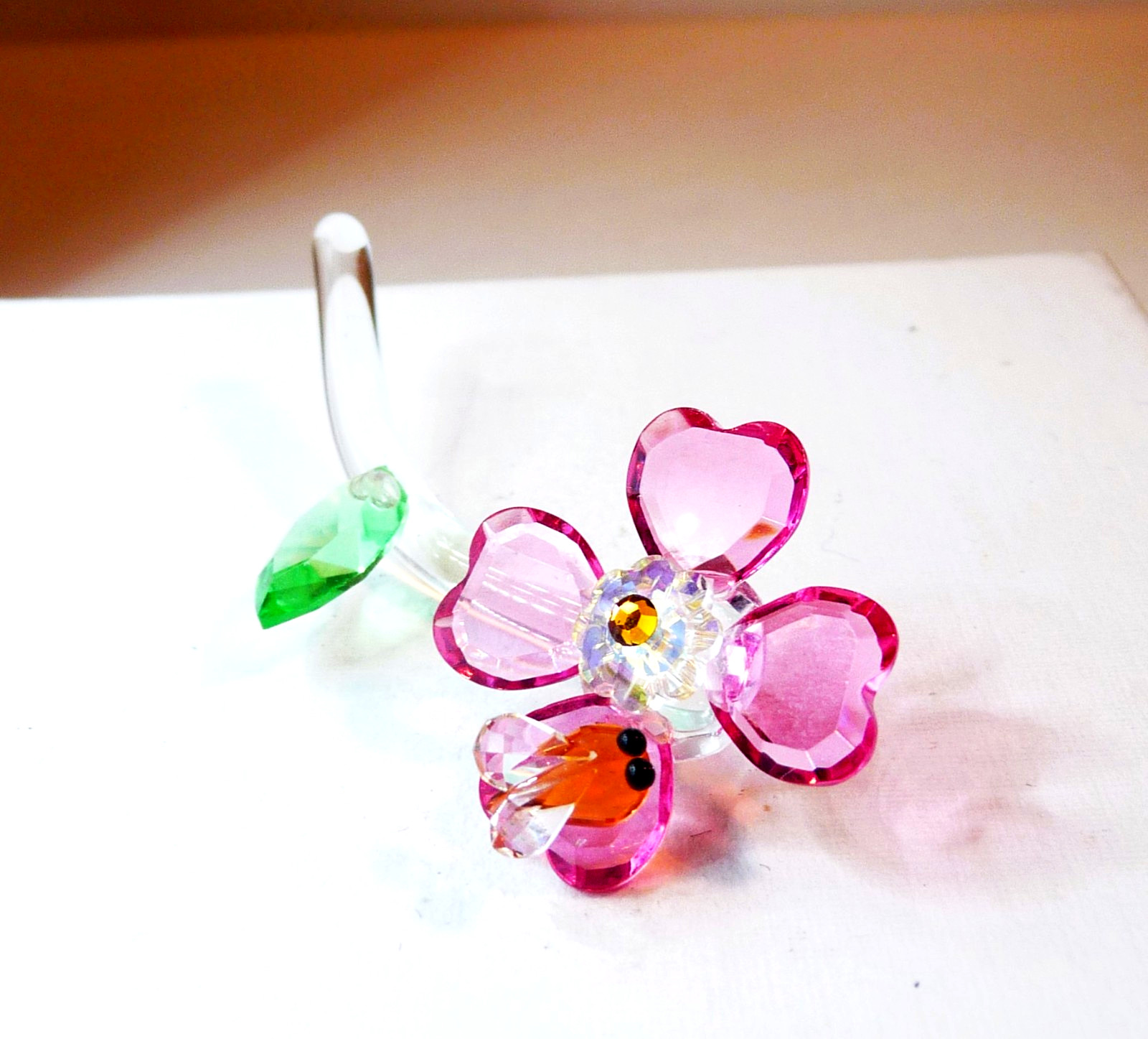 Rare Vintage 1995 Iris Arc Stemmed Crystal Pink Flower With Bee Rare Vintage 1995 Iris Arc Stemmed Crystal Pink Flower With Bee