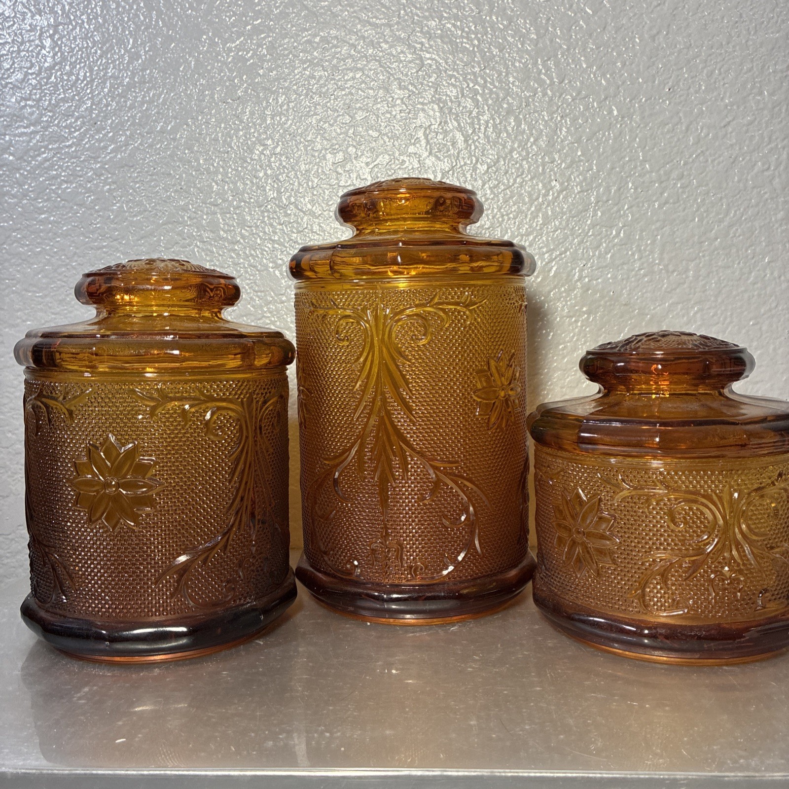 VINTAGE TIARA INDIANA GLASS SANDWICH AMBER CANISTER SET OF 3 & LIDS 5.5 7.5 9.5 VINTAGE TIARA INDIANA GLASS SANDWICH AMBER CANISTER SET OF 3 & LIDS 5.5 7.5 9.5