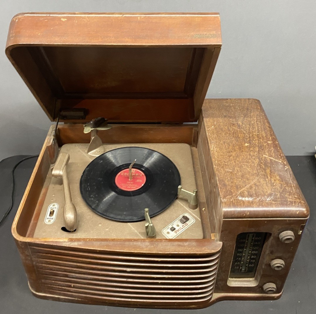Vintage 1946 Philco Tube Radio Turntable Model 46-1203 POWERS ON PARTS ONLY Vintage 1946 Philco Tube Radio Turntable Model 46-1203 POWERS ON PARTS ONLY