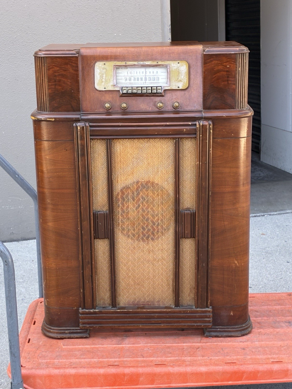 Vintage Sears Silvertone Console Radio Art Deco Tube AS-IS Untested Local Pickup Vintage Sears Silvertone Console Radio Art Deco Tube AS-IS Untested Local Pickup