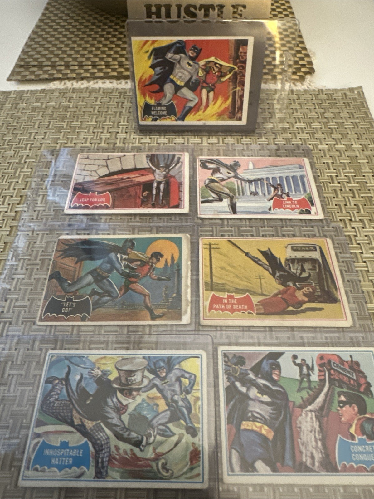 💥 Rare 1966 Topps Batman (7) Card Lot w/ Penguin , Robin , - Various Condition 💥 Rare 1966 Topps Batman (7) Card Lot w/ Penguin , Robin , - Various Condition
