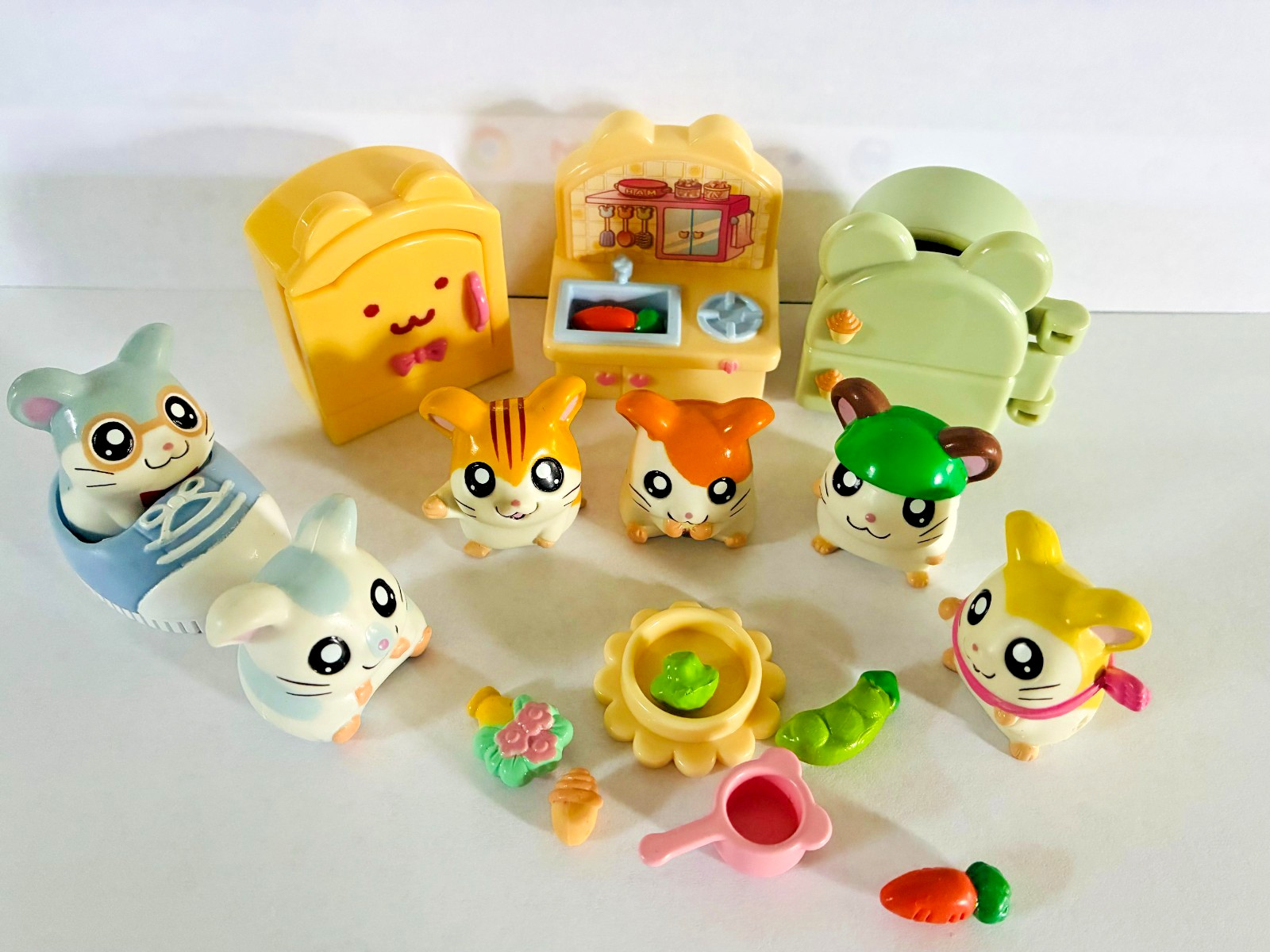 Vintage Epoch Hamtaro Six Mini Ham Ham Figures With 3 Playsets 2000 GUC Vintage Epoch Hamtaro Six Mini Ham Ham Figures With 3 Playsets 2000 GUC