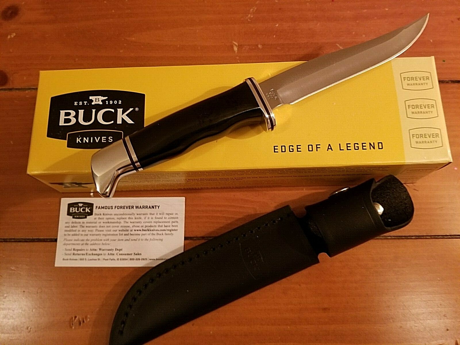 BUCK KNIFE - #105 PATHFINDER FIXED BLADE-9 1/8" OVERALL LENGTH + LEATHER SHEATH BUCK KNIFE - #105 PATHFINDER FIXED BLADE-9 1/8" OVERALL LENGTH + LEATHER SHEATH
