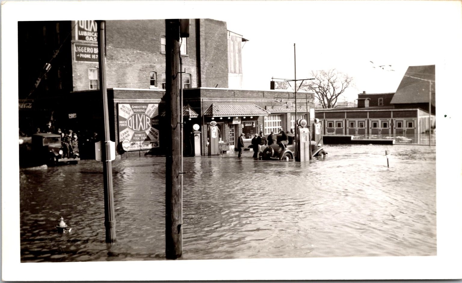 Flood Scene 1930s Snapshot Photograph Vintage Cars Gas Station Amsterdam NY