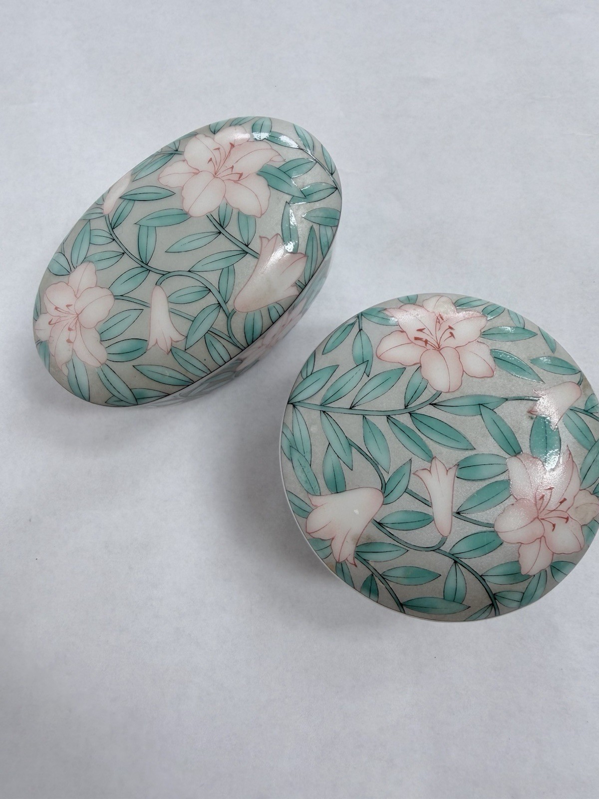 Beautiful Vintage Serenade By OTAGIRI Japan 2 Covered Jars With Iids Gold Trim