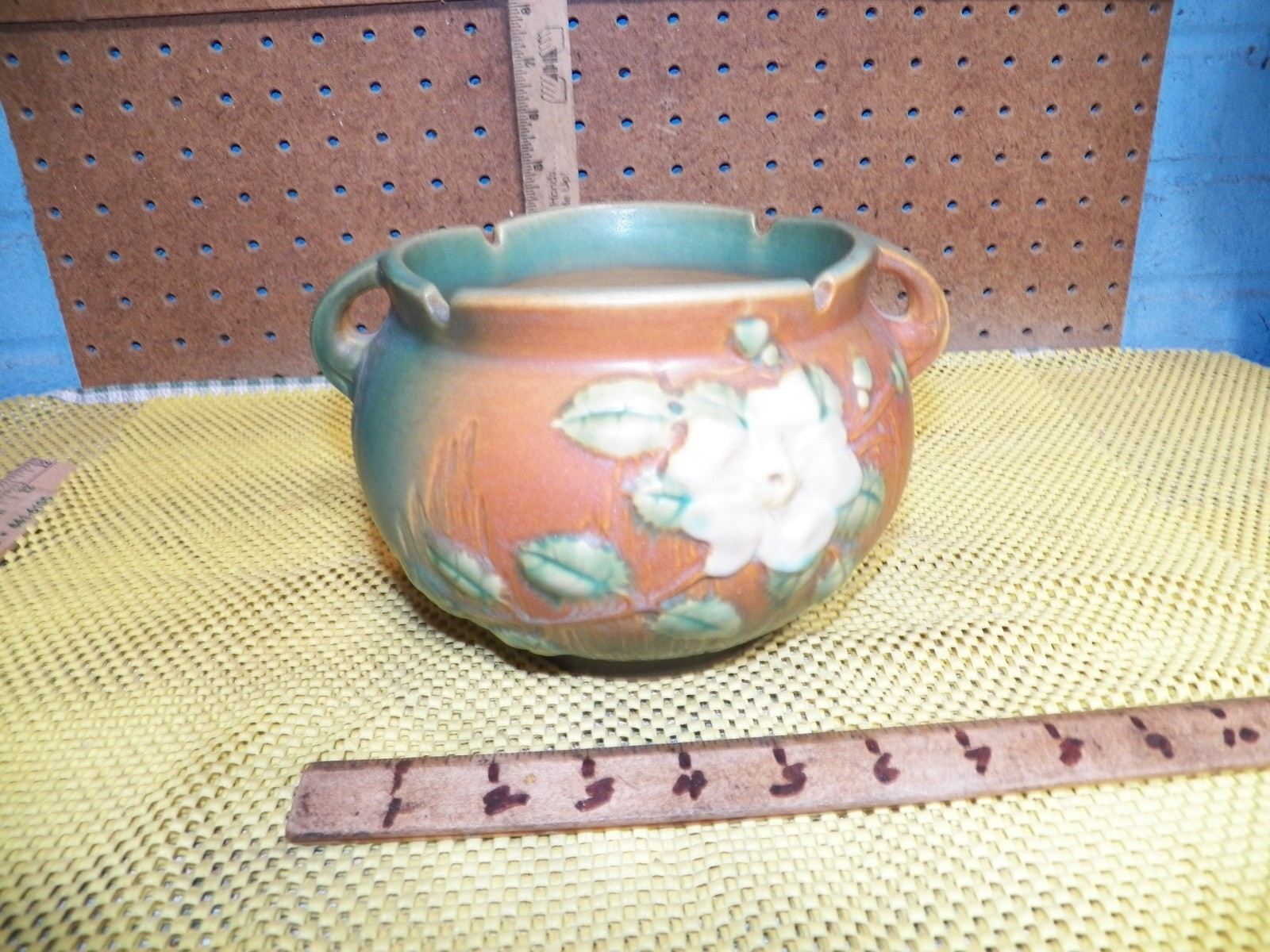 1940s ROSEVILLE Art Pottery 653-5 White Rose Jardiniere Planter 1940s ROSEVILLE Art Pottery 653-5 White Rose Jardiniere Planter