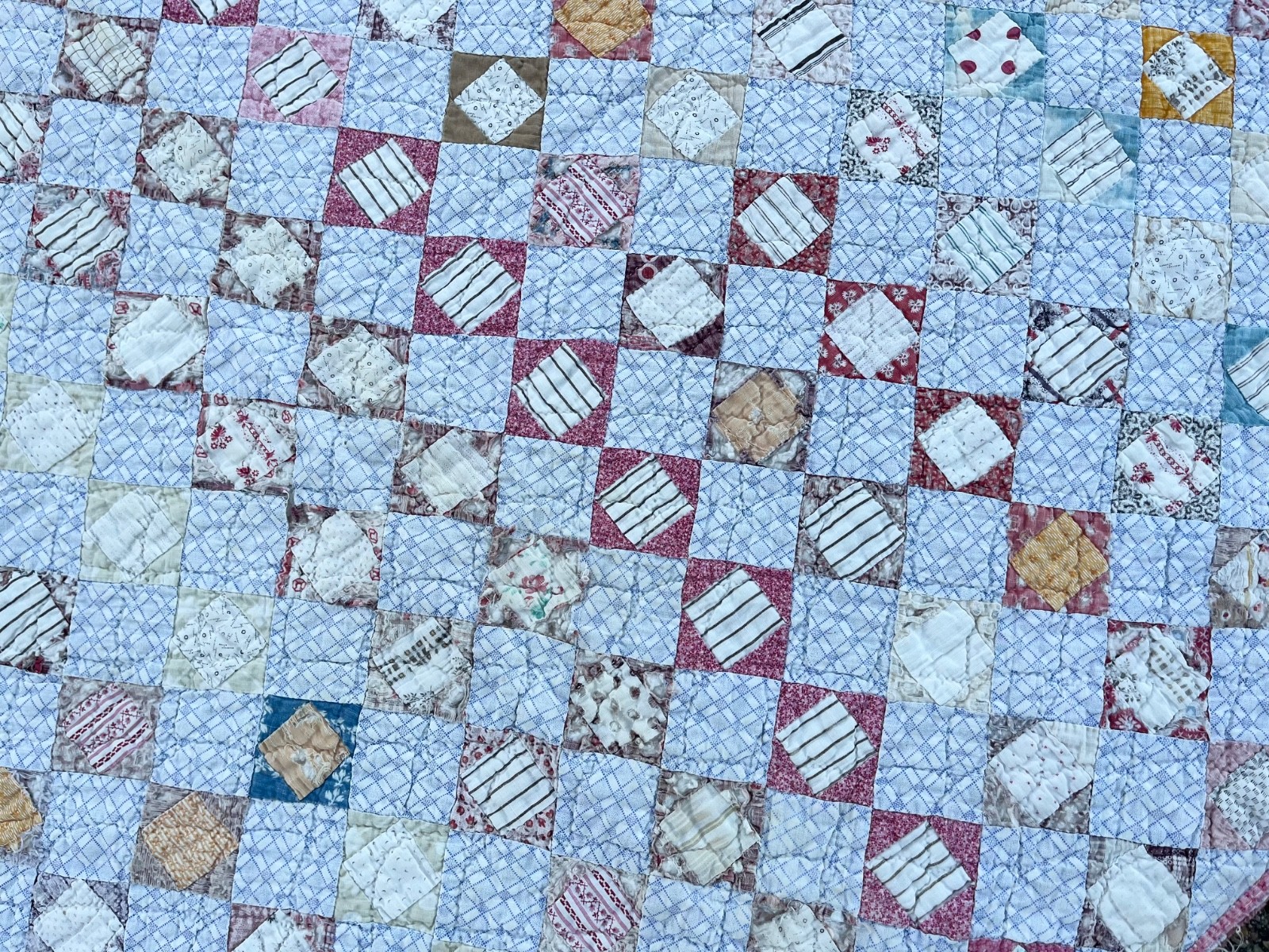 Gorgeous Antique Vintage Patchwork Hand Stitch Cotton Floral Quilt 75X72 Cutter