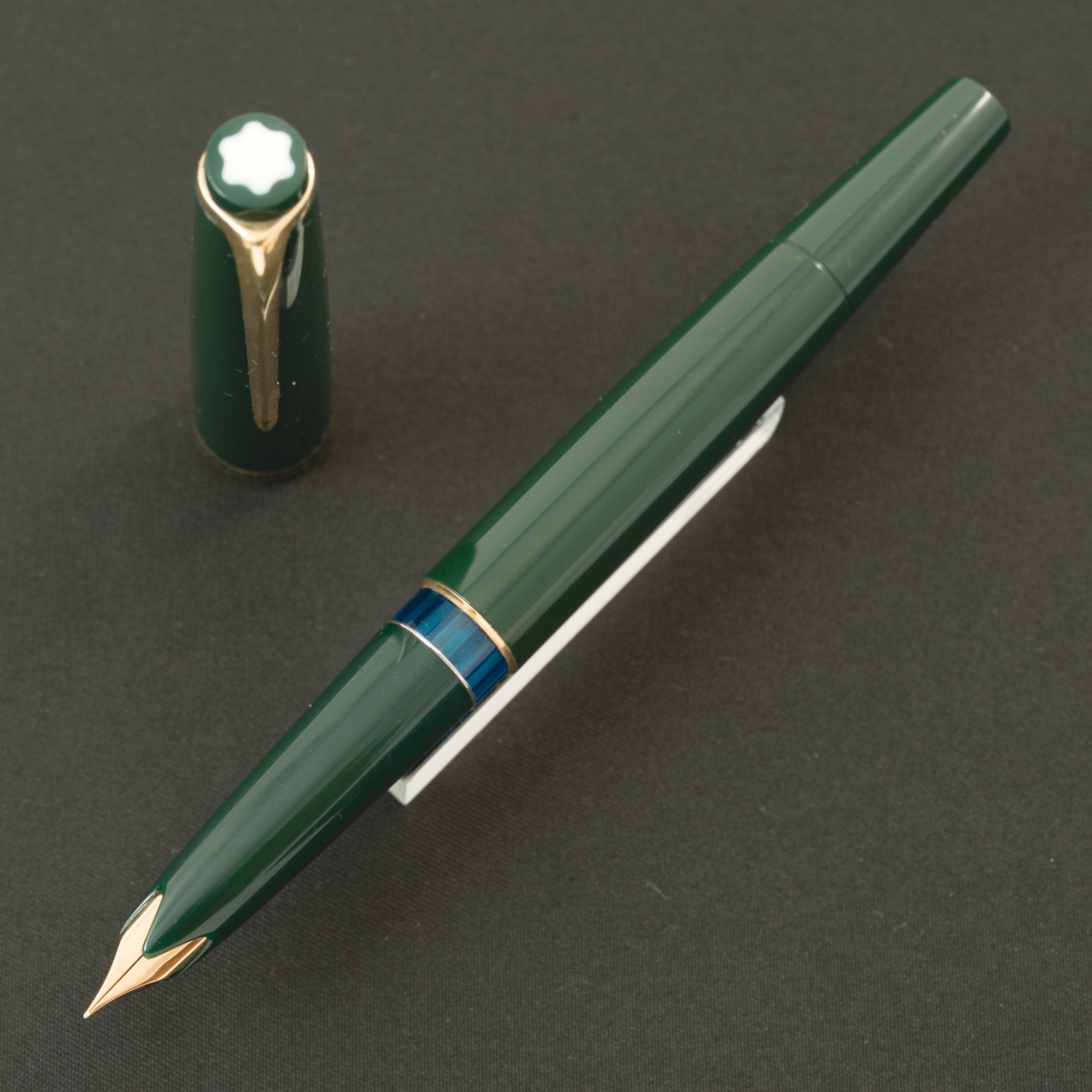 Authentic Vintage 1960s Montblanc 22 Forest Green 14C Gold F Piston Fountain Pen Authentic Vintage 1960s Montblanc 22 Forest Green 14C Gold F Piston Fountain Pen