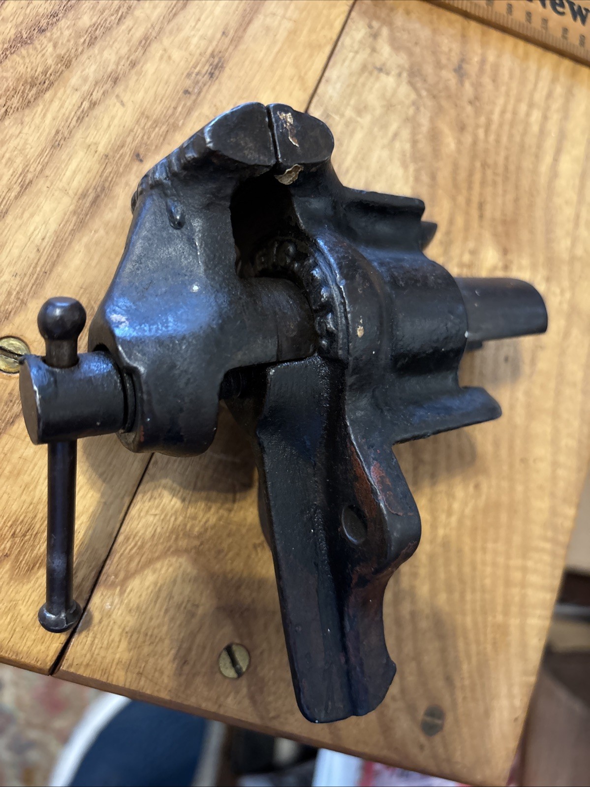 1885 Small Vtg “PHOENIX “ Jeweler/Watchmakers Workbench Vise Antique Rare Tool 1885 Small Vtg “PHOENIX “ Jeweler/Watchmakers Workbench Vise Antique Rare Tool