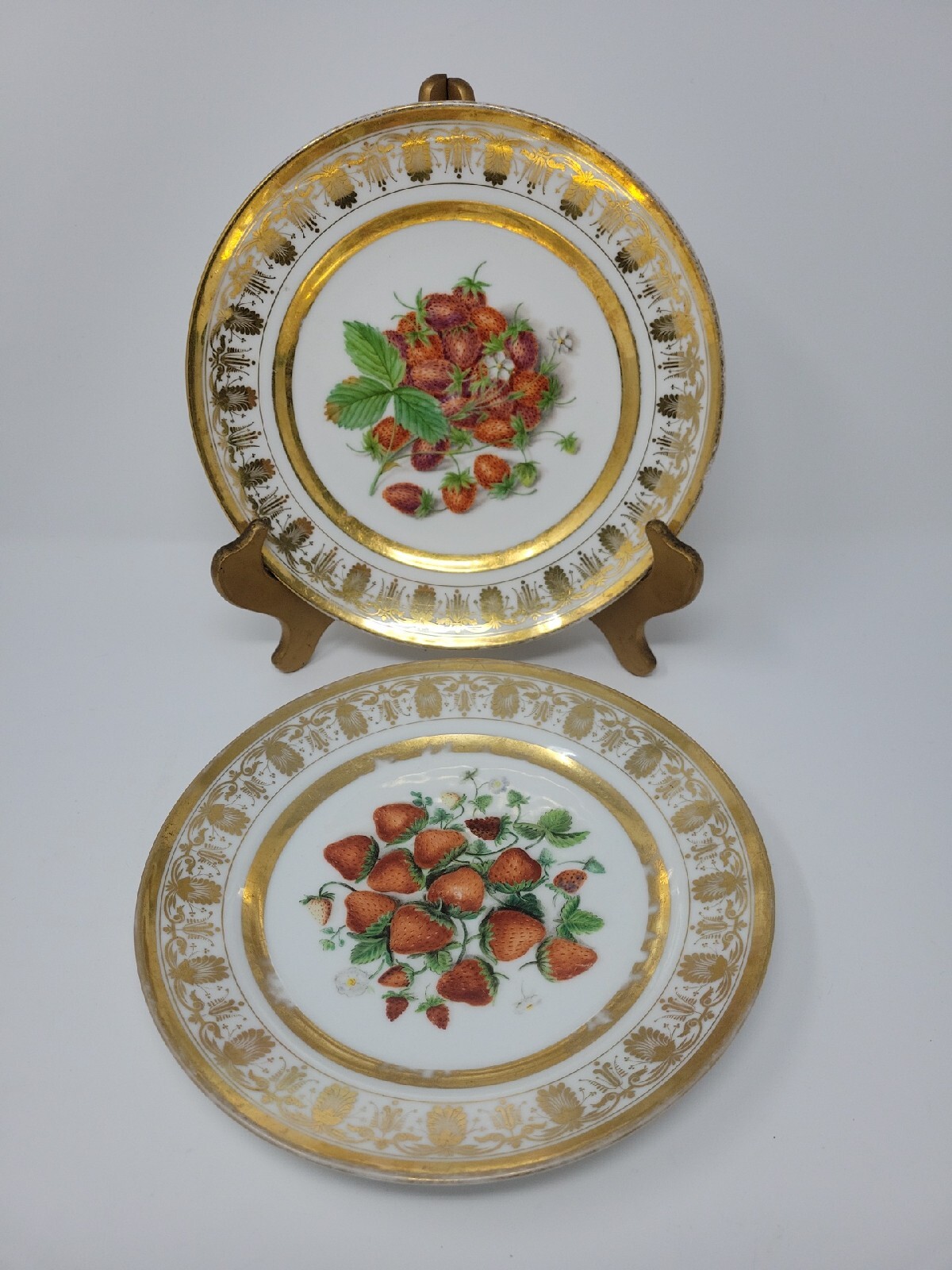 2 Antique 19th century Paris Porcelain Strawberry Dinner Plates Raphaele Giovine 2 Antique 19th century Paris Porcelain Strawberry Dinner Plates Raphaele Giovine