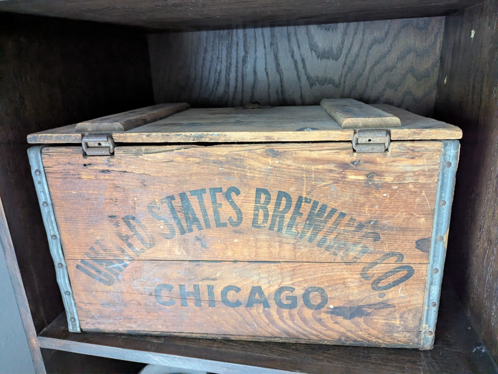 Vintage Antique United States Brewing Crate Vintage Antique United States Brewing Crate