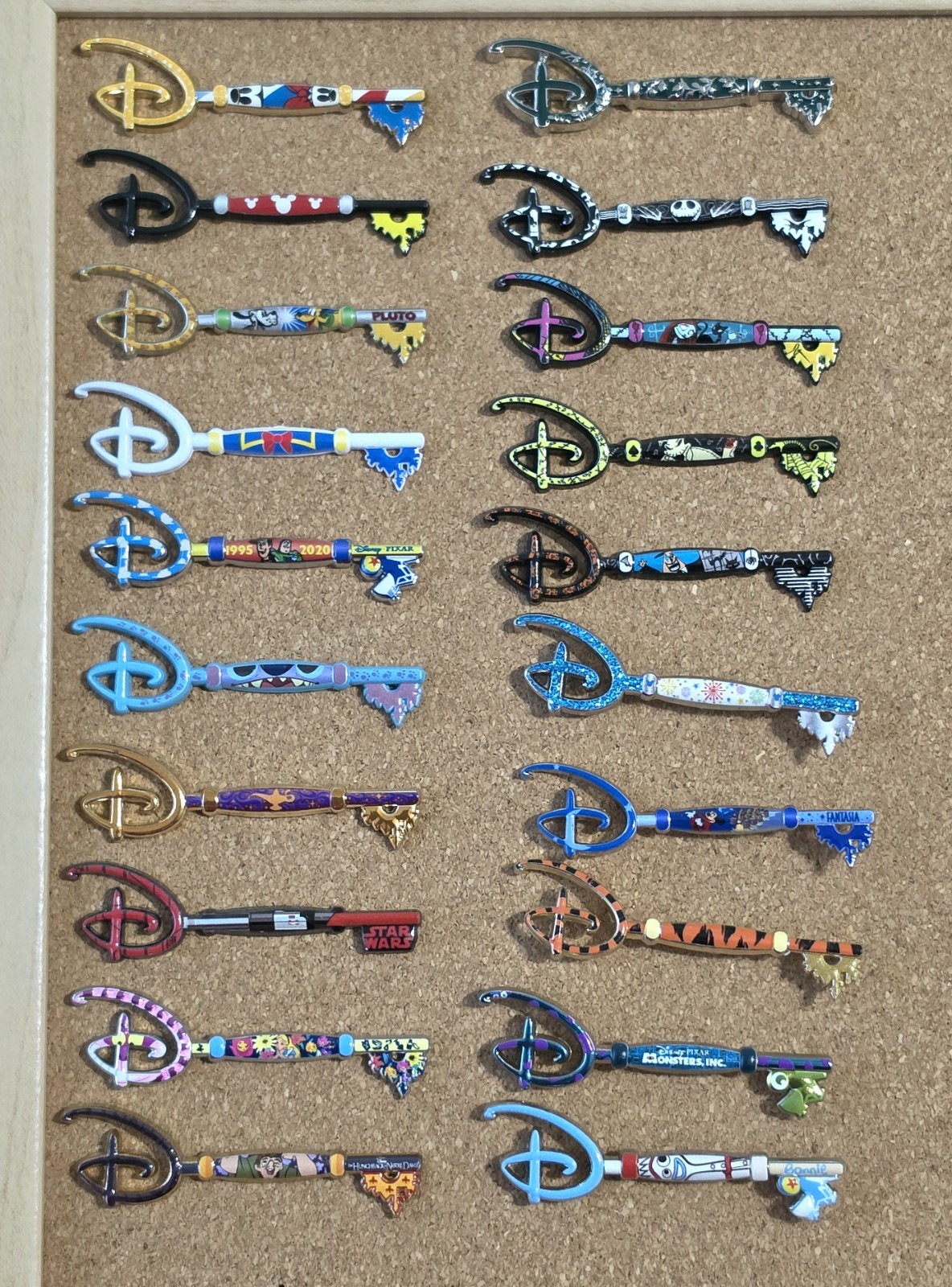 LOT Of Disney Store Key Pins, 18