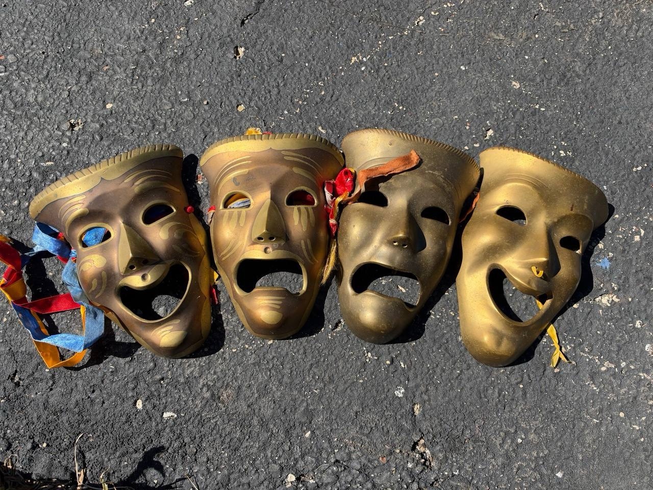 Vintage Solid Brass Theater Masks Wall Decor - Set of 4 Small Drama Comedy Trage Vintage Solid Brass Theater Masks Wall Decor - Set of 4 Small Drama Comedy Trage