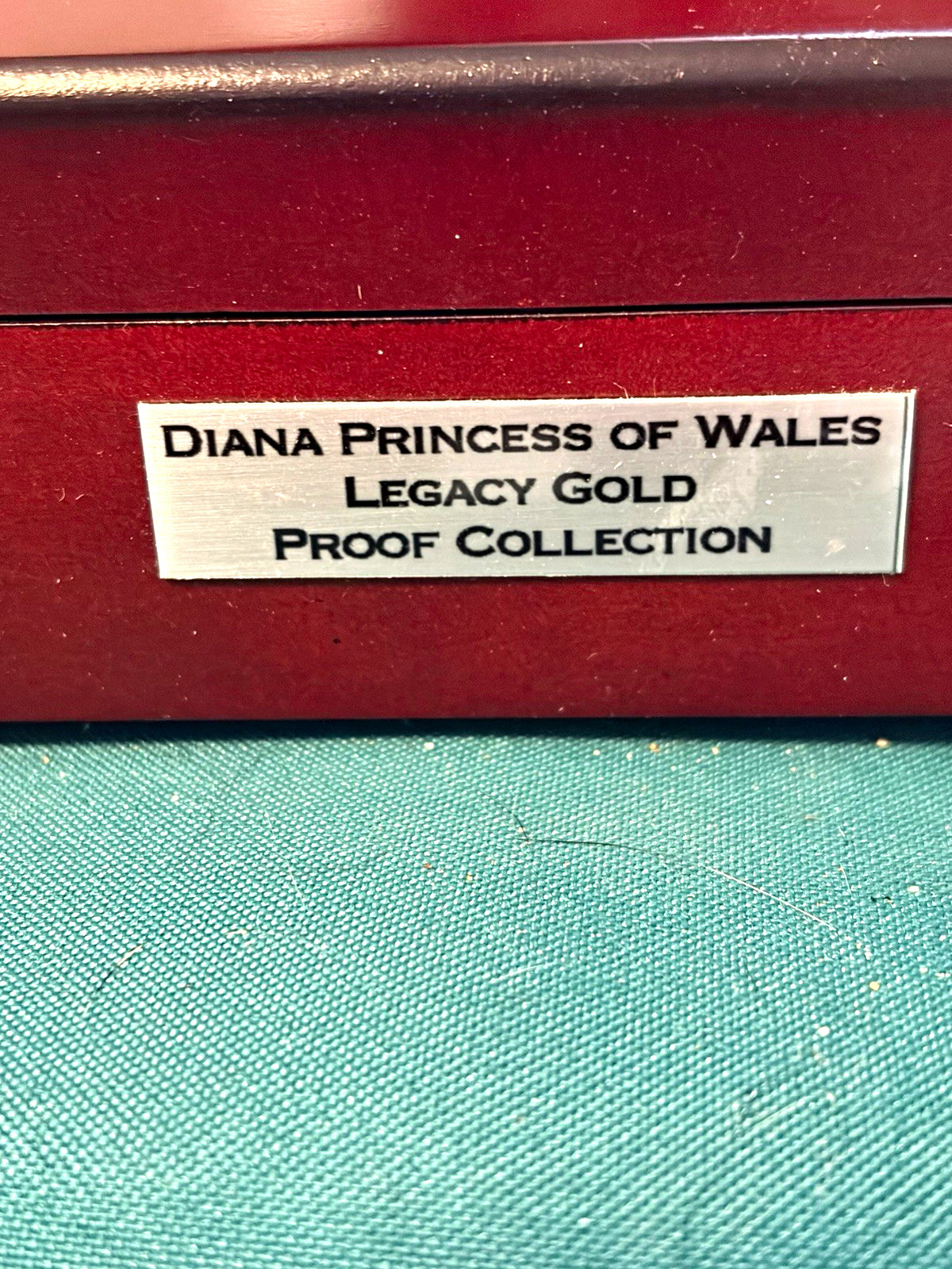 Princess Diana 1997 Proof Commemorative Coin Set w/ Presentation Box UK Princess Diana 1997 Proof Commemorative Coin Set w/ Presentation Box UK