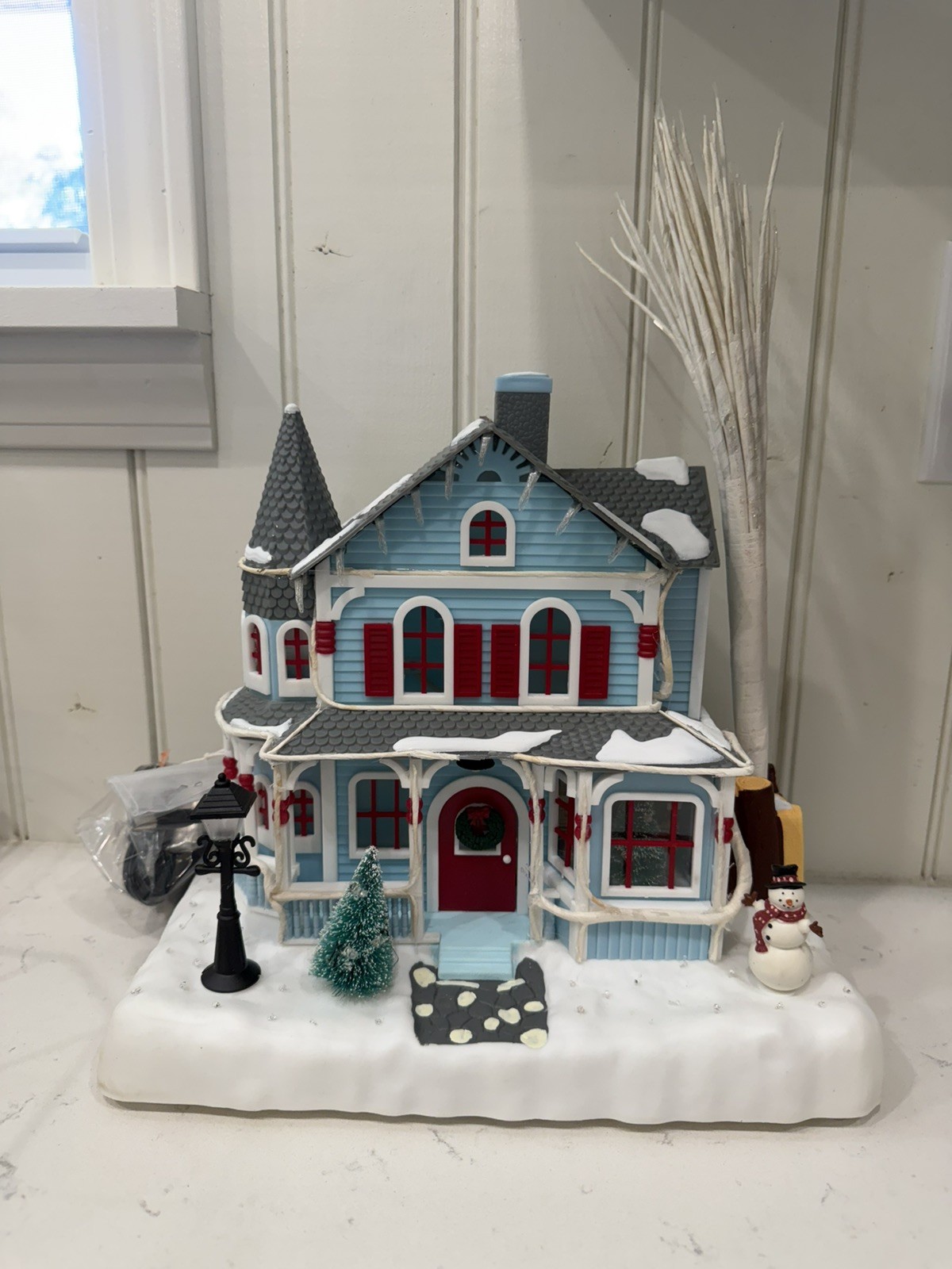 Avon 2001 Christmas HOLIDAY SPLENDOR LIGHTED FIBER OPTIC HOUSE Color Changing Avon 2001 Christmas HOLIDAY SPLENDOR LIGHTED FIBER OPTIC HOUSE Color Changing