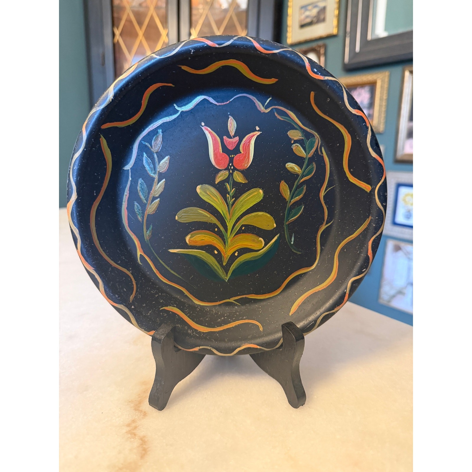 Vintage Wear Ever No 280 Hand Painted Pennsylvania Dutch Toleware Plate 7 5/8"