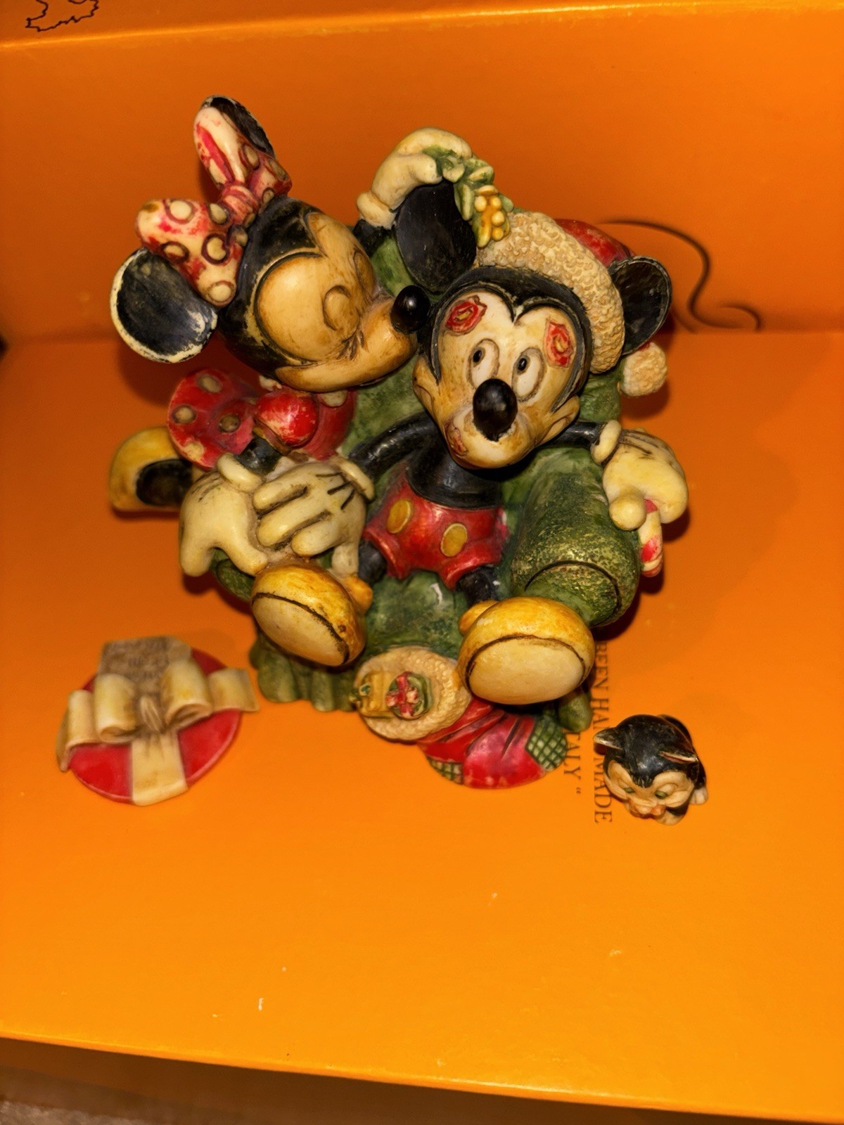 New DISNEY HARMONY KINGDOM MISTLETOE KISS TRINKET BOX Limited Edition 500 New DISNEY HARMONY KINGDOM MISTLETOE KISS TRINKET BOX Limited Edition 500