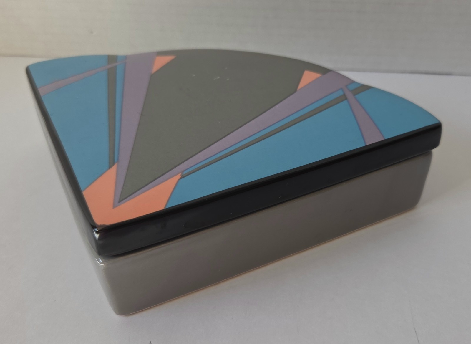 Vintage 1985 Vandor Kay Nelson Ceramic Lidded Box Memphis Style Geometric  AS IS