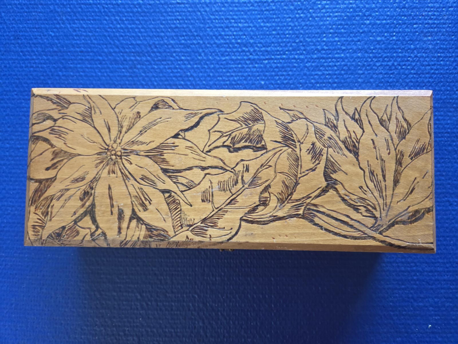 Antique Flemish Art Co #682 Pyrography Glove Box Inscribed 1904 Oakland CA Antique Flemish Art Co #682 Pyrography Glove Box Inscribed 1904 Oakland CA