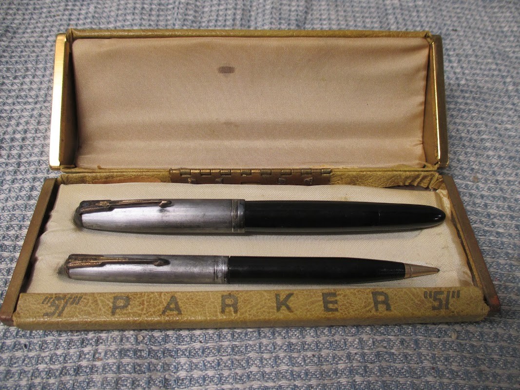 Vintage Parker 51 Satin Silver Black Fountain Pen Mechanical Pencil Set w/ Case Vintage Parker 51 Satin Silver Black Fountain Pen Mechanical Pencil Set w/ Case