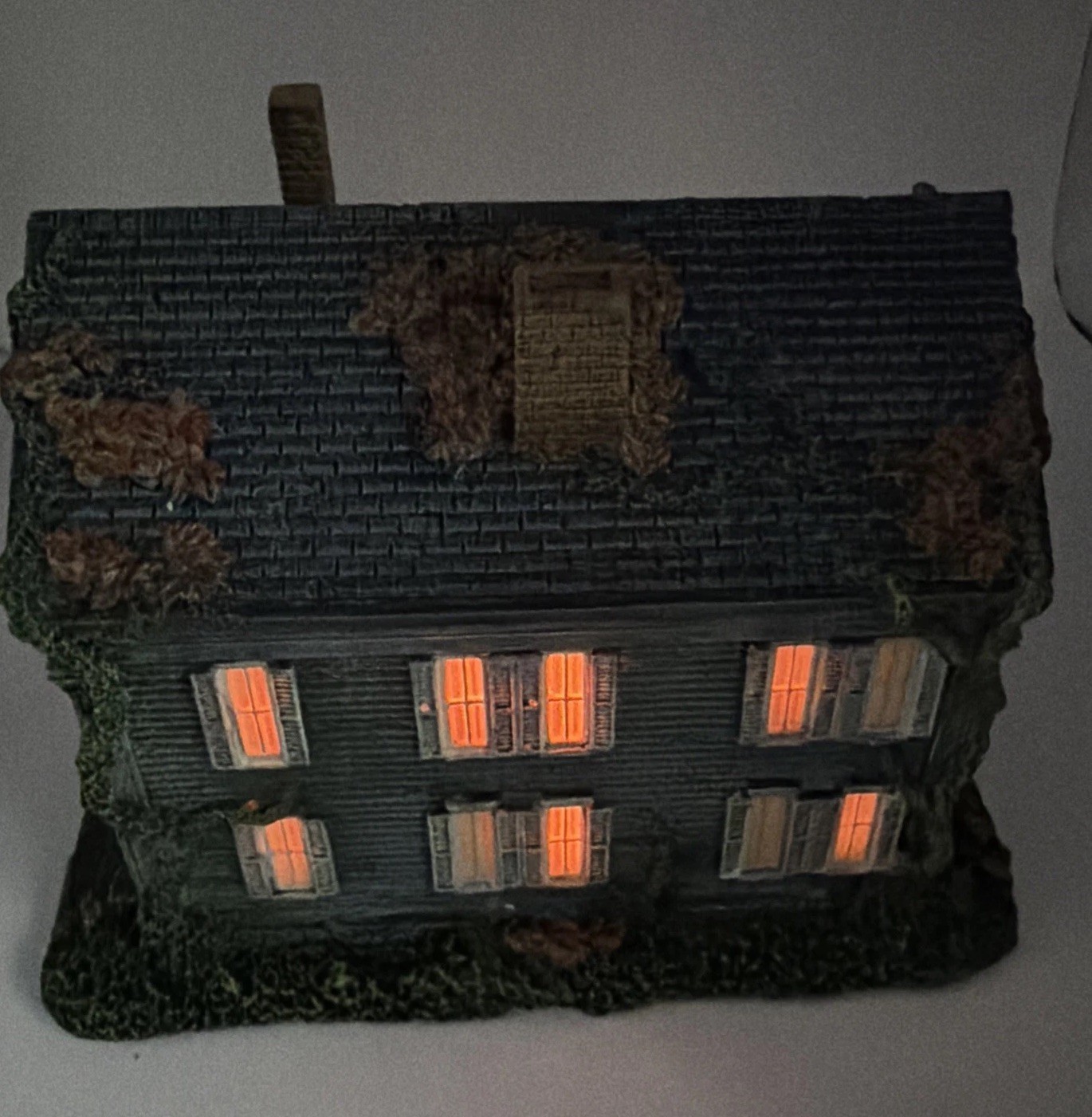 Bradford Exchange Hawthorne Village Lizzie Borden House Most Haunted COA Lighted Bradford Exchange Hawthorne Village Lizzie Borden House Most Haunted COA Lighted
