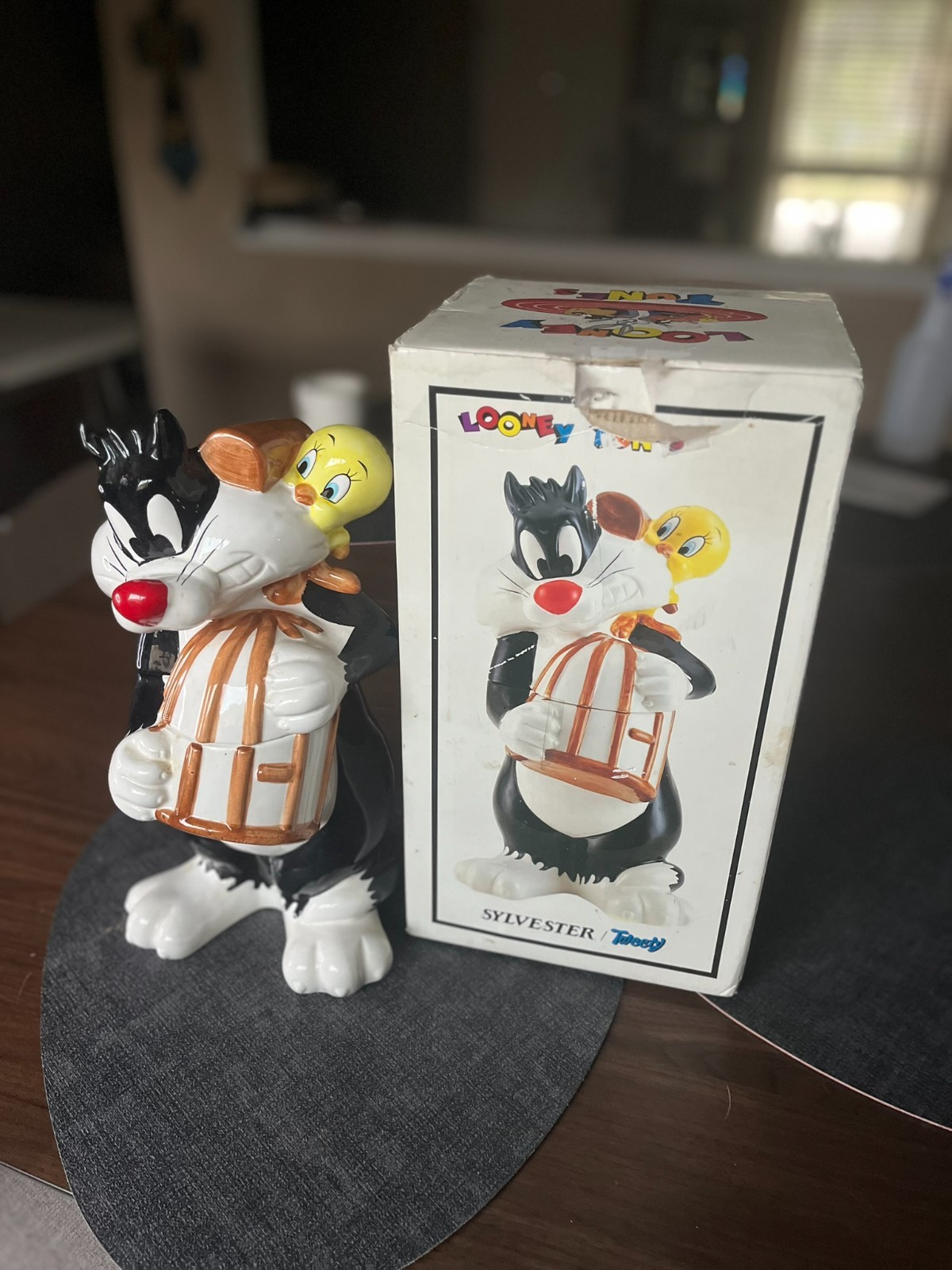 Warner Bros Looney Tunes Sylvester & Tweety Cookie Jar 1993 Ceramic Vintage Warner Bros Looney Tunes Sylvester & Tweety Cookie Jar 1993 Ceramic Vintage