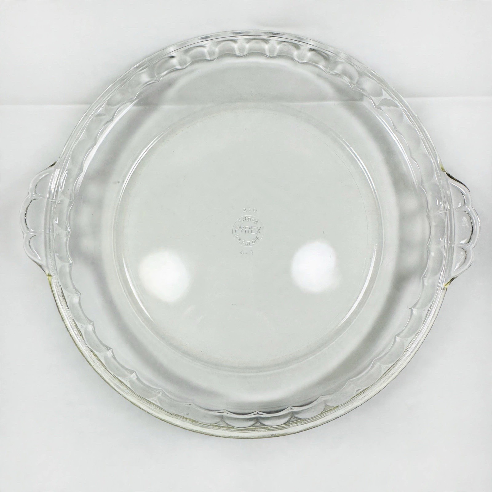 Vintage PYREX 9.5” Pie Plate 229 Fluted Scalloped Baking Dish Arch TM Reg Pat Of Vintage PYREX 9.5” Pie Plate 229 Fluted Scalloped Baking Dish Arch TM Reg Pat Of