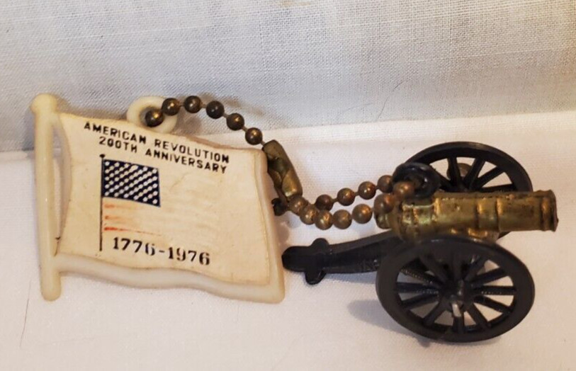 Vintage 1976 Bicentennial American Revolution cannon Keychain Flag 1776 - 1976 Vintage 1976 Bicentennial American Revolution cannon Keychain Flag 1776 - 1976