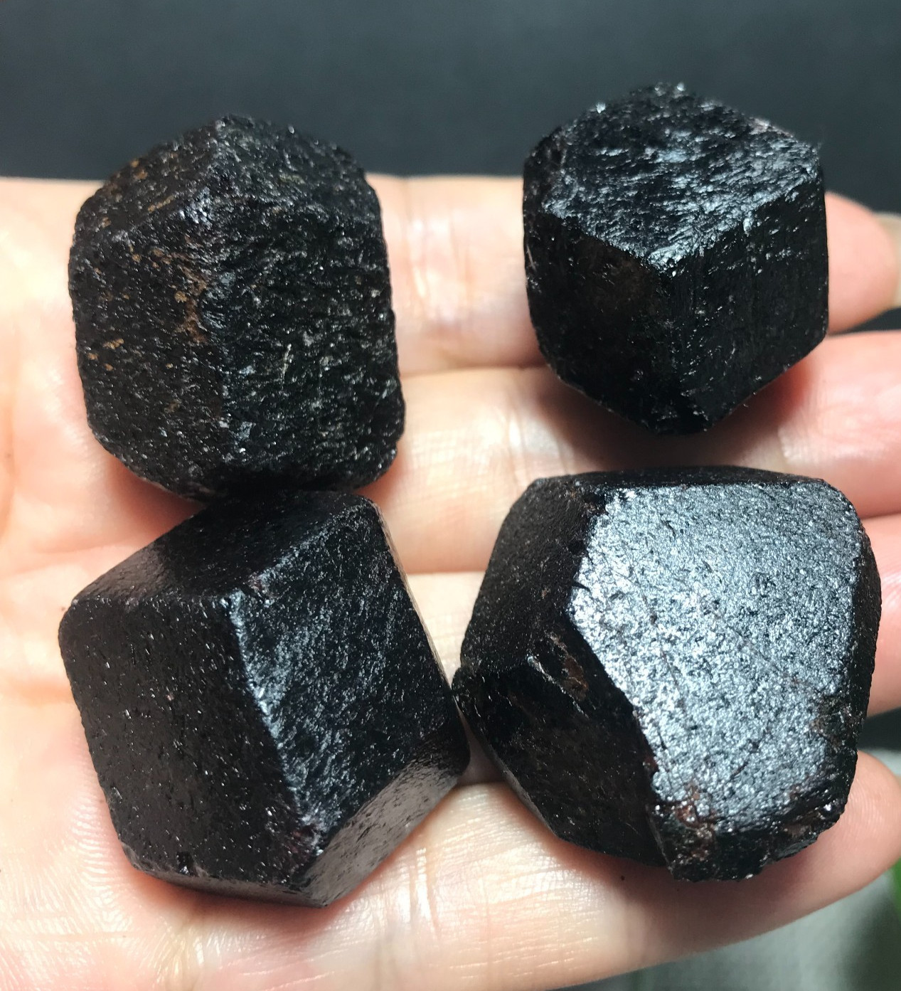 4Pcs 142g Natural Rare Garnet Gemstone Crystal Rough Mineral Specimen 09 4Pcs 142g Natural Rare Garnet Gemstone Crystal Rough Mineral Specimen 09