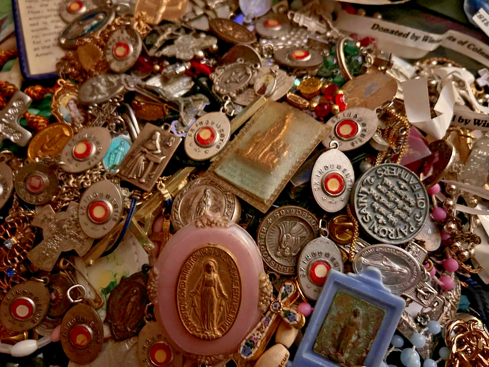 Bulk Lot Religious Costume Jewelry Relics Medals Crucifixes Other Religious Piec Bulk Lot Religious Costume Jewelry Relics Medals Crucifixes Other Religious Piec