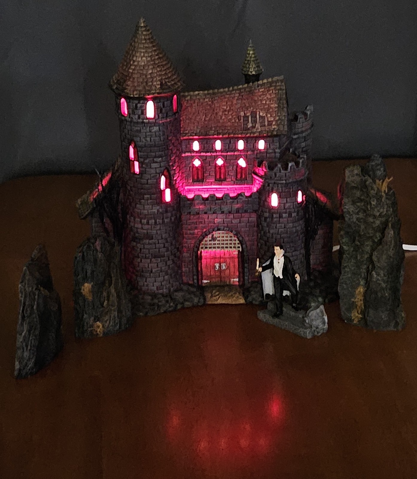 VINTAGE Dept 56 Dracula's Castle 59301 Bela Lugosi Bonus Stone Outcroppings VINTAGE Dept 56 Dracula's Castle 59301 Bela Lugosi Bonus Stone Outcroppings