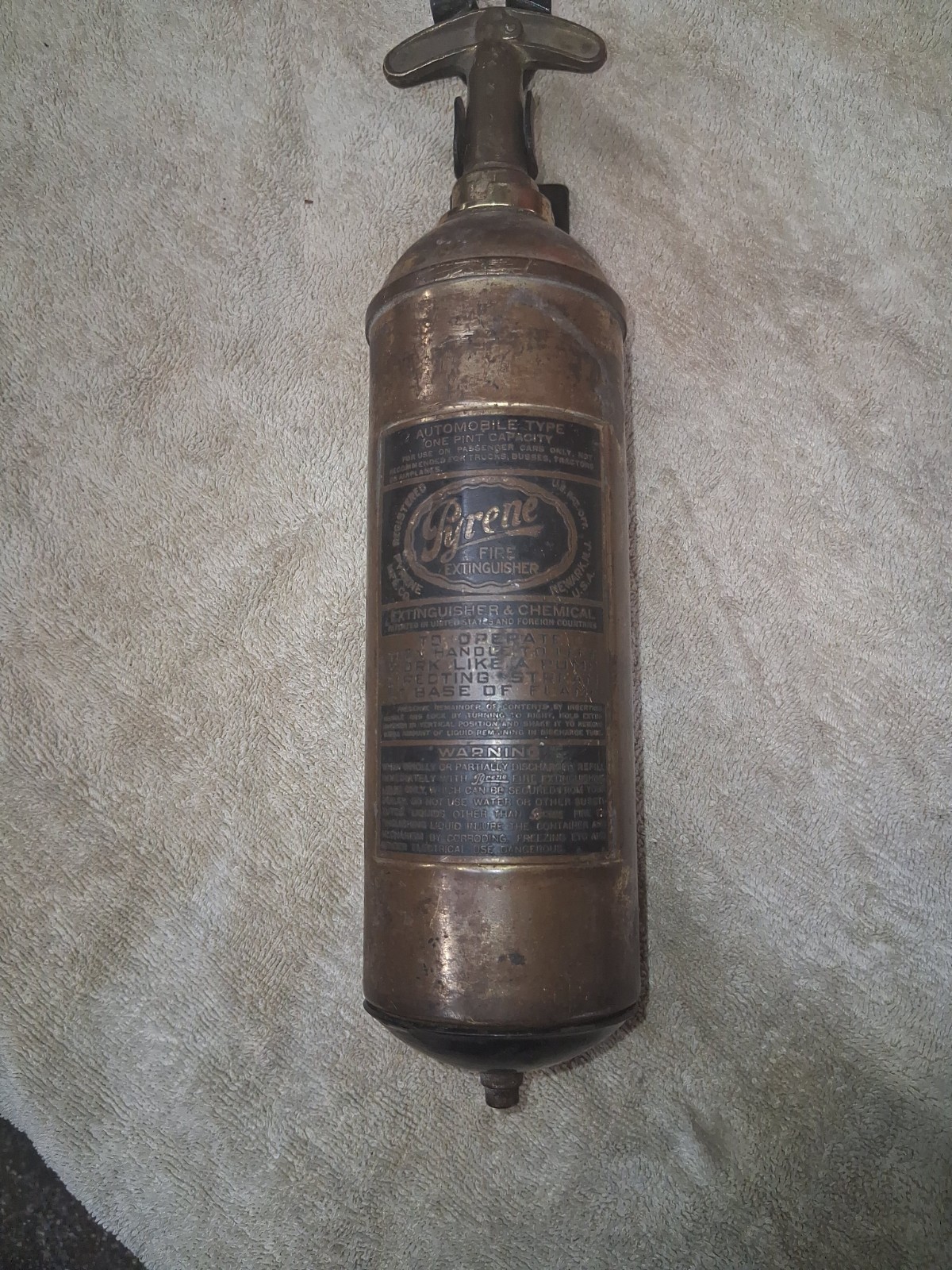 Vintage Brass Pyrene 1 Quart Hand Pump Fire Extinguisher Collectible EMPTY Vintage Brass Pyrene 1 Quart Hand Pump Fire Extinguisher Collectible EMPTY