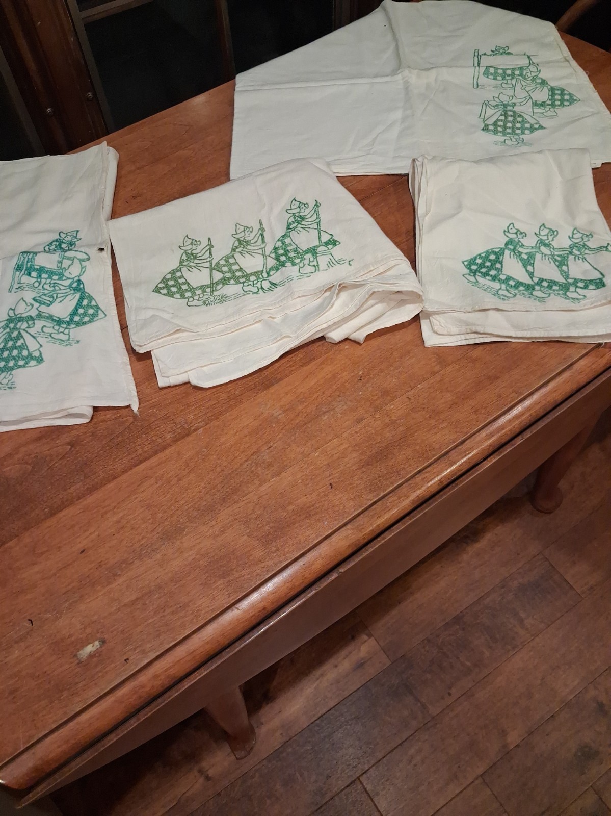 Set Of 4 Vintage Embroidered Cotton Flour Sack Towels Dutch Design Set Of 4 Vintage Embroidered Cotton Flour Sack Towels Dutch Design