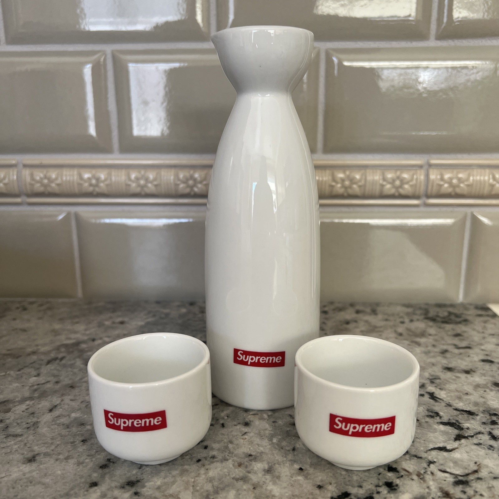 Supreme Sake Set Accessory Fall Winter FW17 White Red Box Logo Brand New RARE