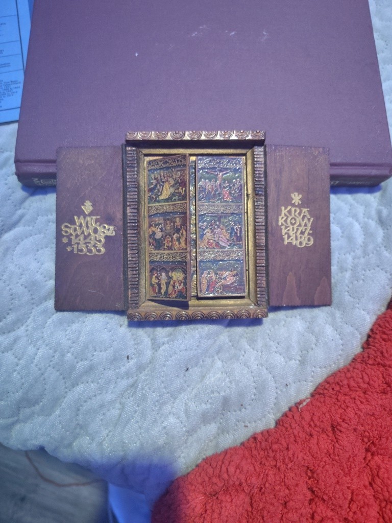 BEAUTIFUL VINTAGE TRIPTYCH REPLICA KRAKOW POLAND ~4.75" x 3.5" BEAUTIFUL VINTAGE TRIPTYCH REPLICA KRAKOW POLAND ~4.75" x 3.5"