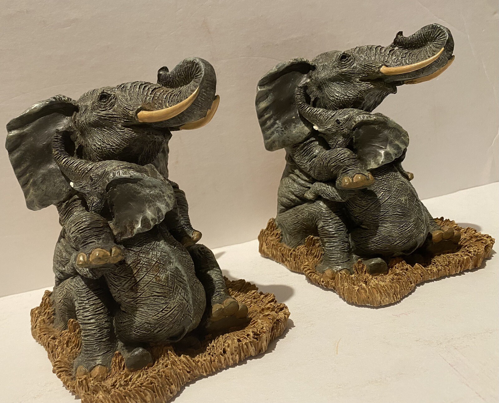 PAIR OF 5 1/4” 4lb Vintage Elephant Mother/Baby Bookend San Diego Zoo 1992 PAIR OF 5 1/4” 4lb Vintage Elephant Mother/Baby Bookend San Diego Zoo 1992
